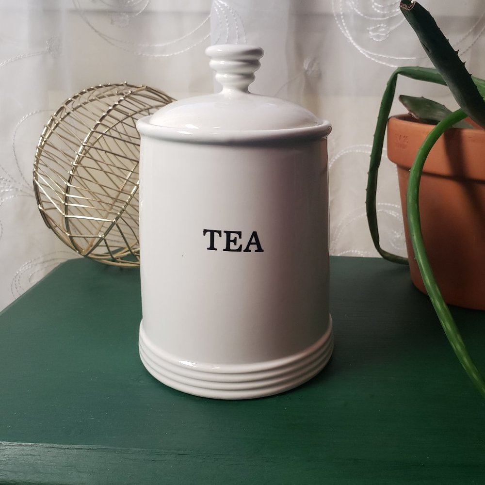 *BRAND NEW* *NEVER USED* White Glass Tea Cannister